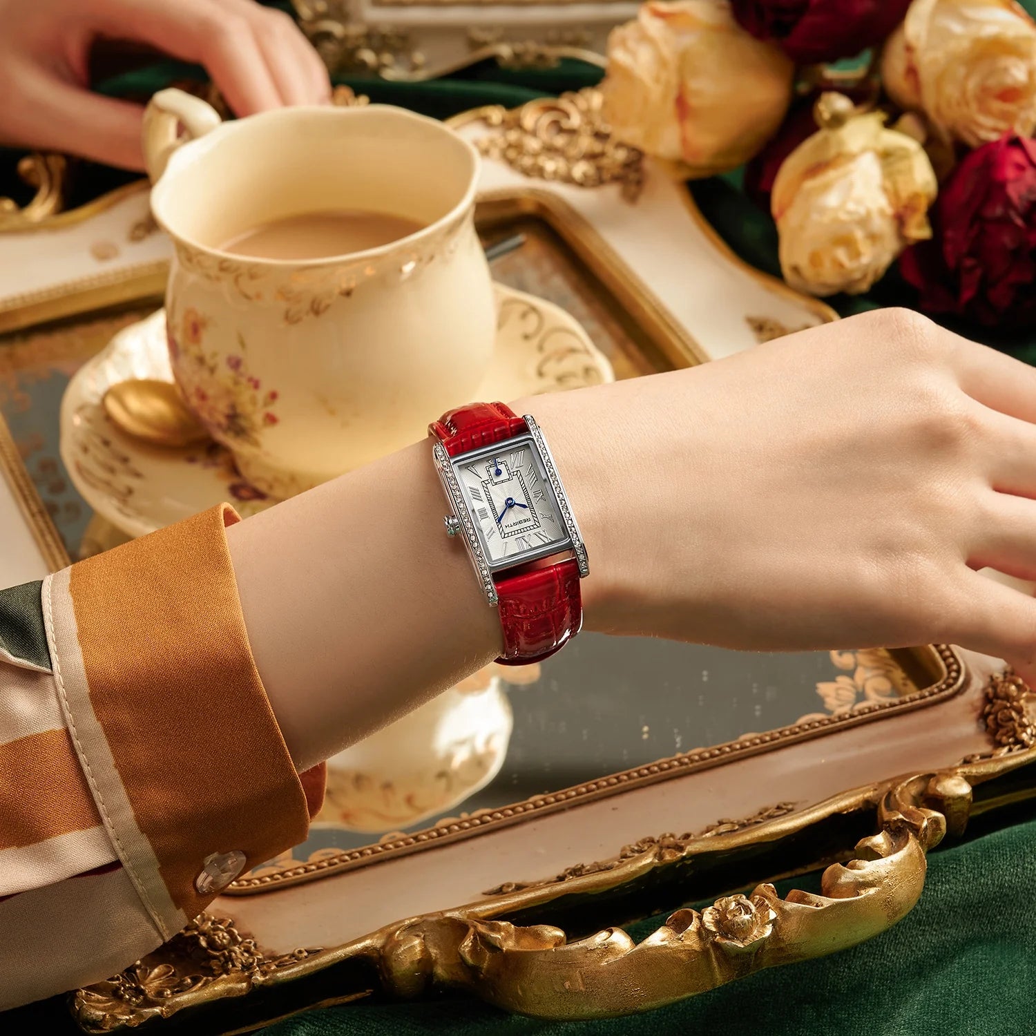 Small Square Watch Retro Casual Fashion Literary Roman Scale Display Quartz Women&